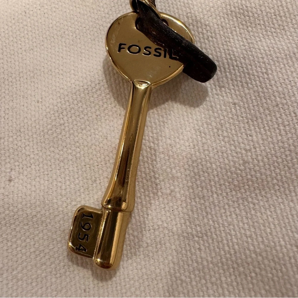 Fossil Key Keychain Gold Color - Picture 2 of 3